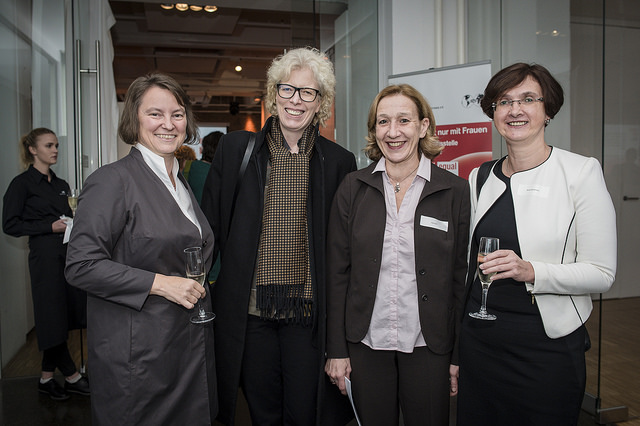 von links nach rechts / from left to the right Henrike von Platen (Equal Pay Initiatorin und Past Präsidentin des BPW Germany e.V.), Dr. Oda Cordes (DAB), Uta Zech (Präsidentin des BPW Germany e.V.) und Birte Siemonsen (Präsidentin des BPW Germany e.V. in Wiesbaden) © BPW Germany | Foto: Oliver Betke